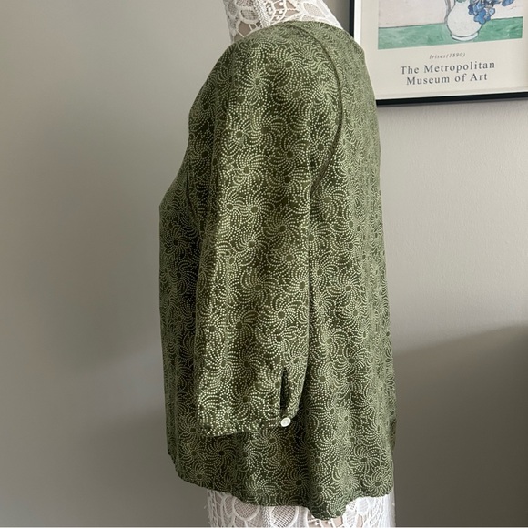 TREASURE & BOND Lace Trim V-neck Blouse in Green Rowan Floral - Picture 6 of 10